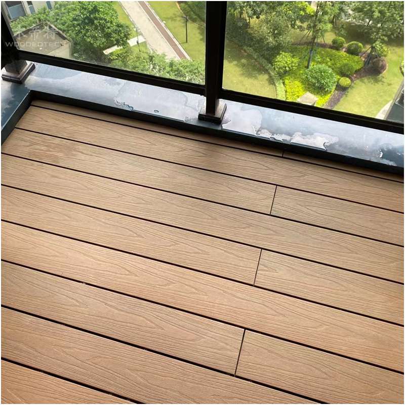 Does Woodedtech WPC decking fade? Yes, Woodedtech WPC decking(including Co-extruction WPC decking) undergoes some fading when exposed to the elements. Woodedtech WPC decking's Ordinary series generally comes in 