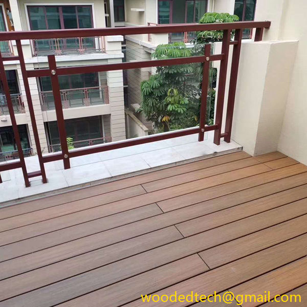 Decking composite balcony has a very beautiful appearance