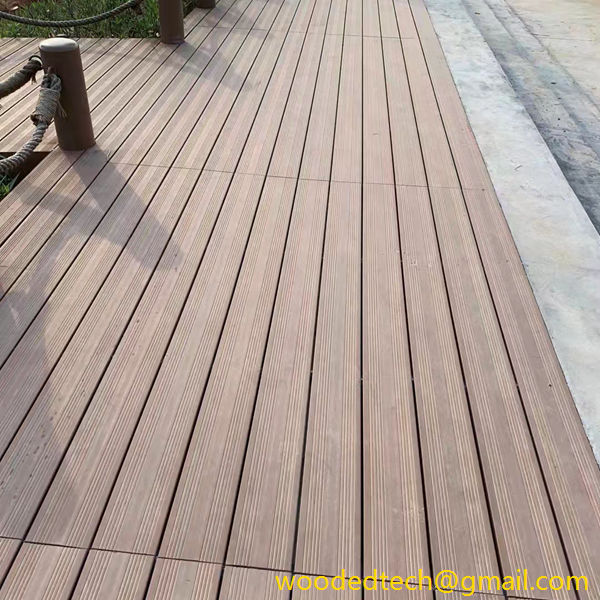 Plastic wood composite decking in Guangzhou Nansha Baiwan Sunflower Garden