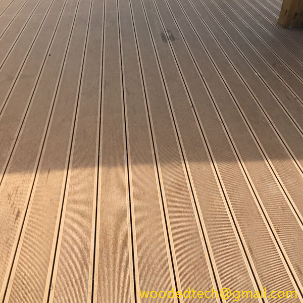 3 composite decking in the scenic area along the Pearl River