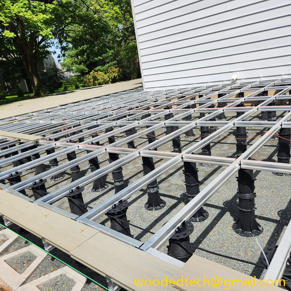 Adjustable concrete deck supports have a lifespan of 30 years