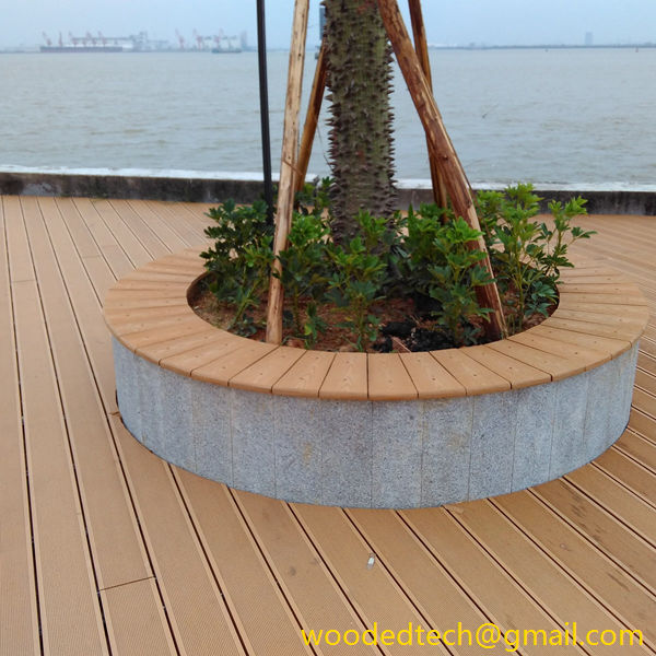 Composite deck bench is environmentally friendly and beautiful