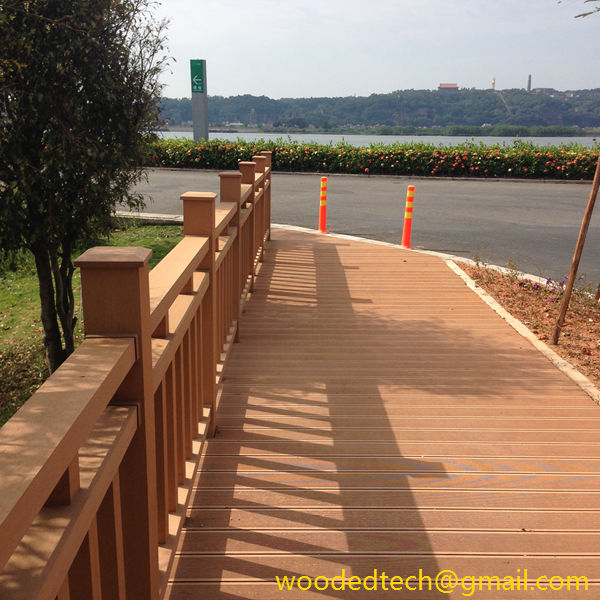 HDPE wood composite is waterproof, insect-proof, anti-corrosion and maintenance-free, and is naturally suitable for use as outdoor fencing materials