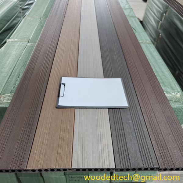 Beautiful Composite Decking Wood Grain for Timeless Appeal