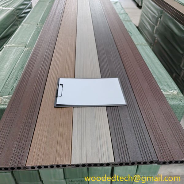 Seamless Composite Decking with No Gap for a Sleek Appearance