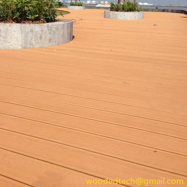 Weighing Composite Wood Decking Pros and Cons for Your Needs