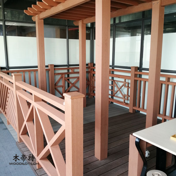 木质聚合物复合材料搭建花架解决方案为寻求耐用、易于安装的攀爬支架的园艺家提供了可定制的设计