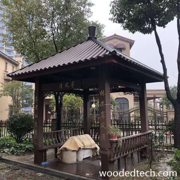 Pergola en bois plastique pour des structures extérieures polyvalentes et résistantes aux intempéries