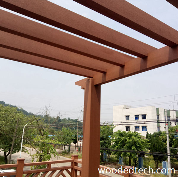 내구성이 뛰어나고 세련된 정원 구조물을 위한 목재 플라스틱 트레일리지 자외선 저항성