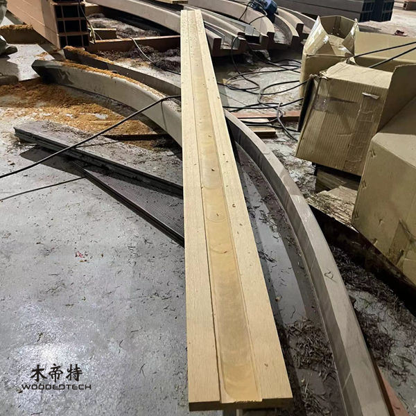 與 Woodedtech 一起探索 Colonnade 複合塑膠古典訂單的永恆優雅性
