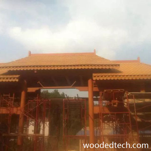 Portico in legno polimerico vs. pietra fusa con Woodedtech per una scelta consapevole del materiale